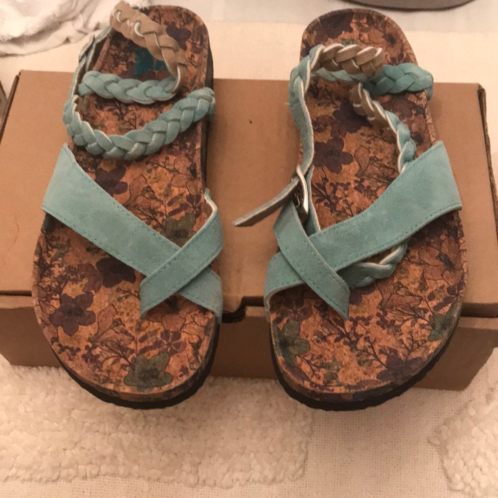 Ladies sandals